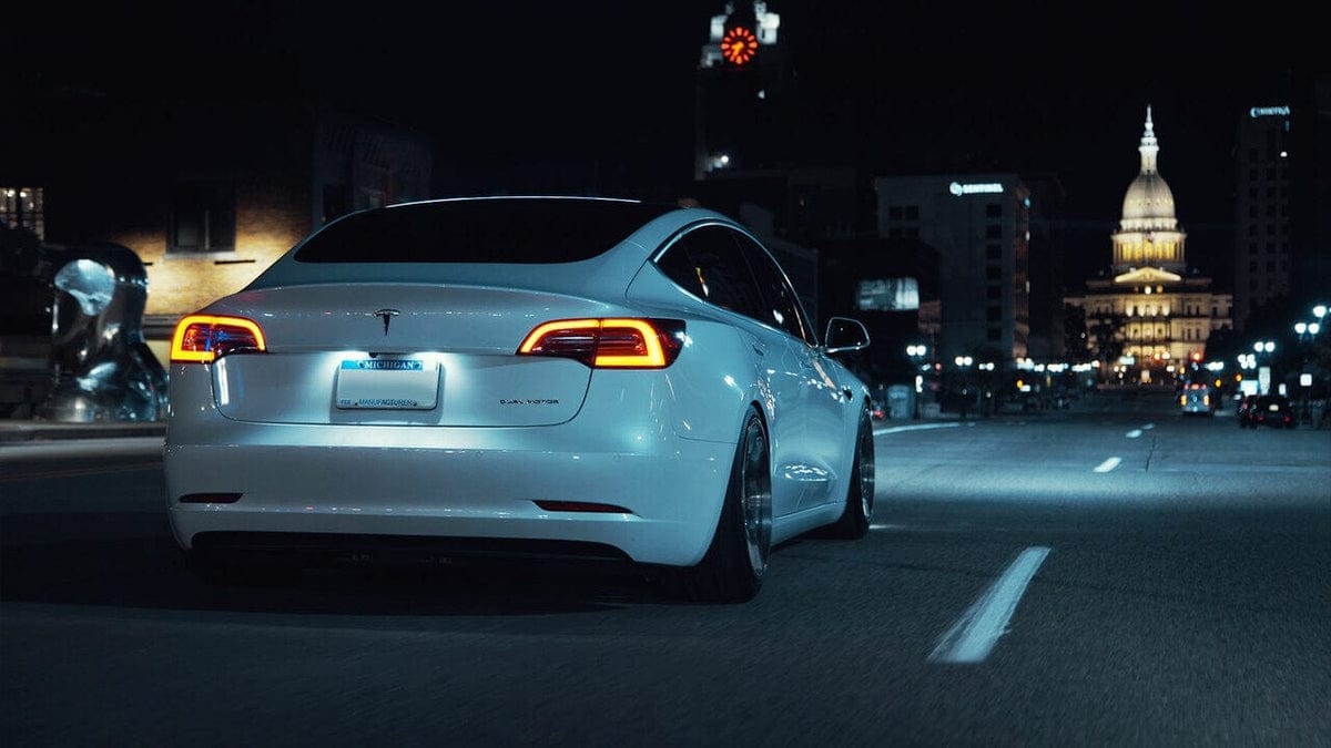 Air Lift Performance Rear Kit - 2017-2023 Tesla Model 3 (AWD) 78701