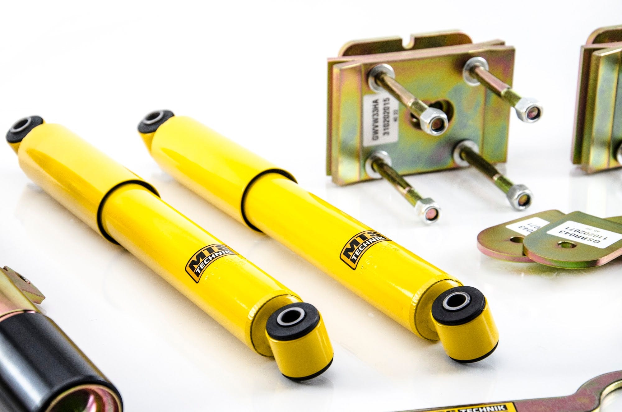MTS Technik Street Series Coilover Kit - Gold Housing for 2016-2020 Volkswagen Caddy (2K) MTSGWVW98