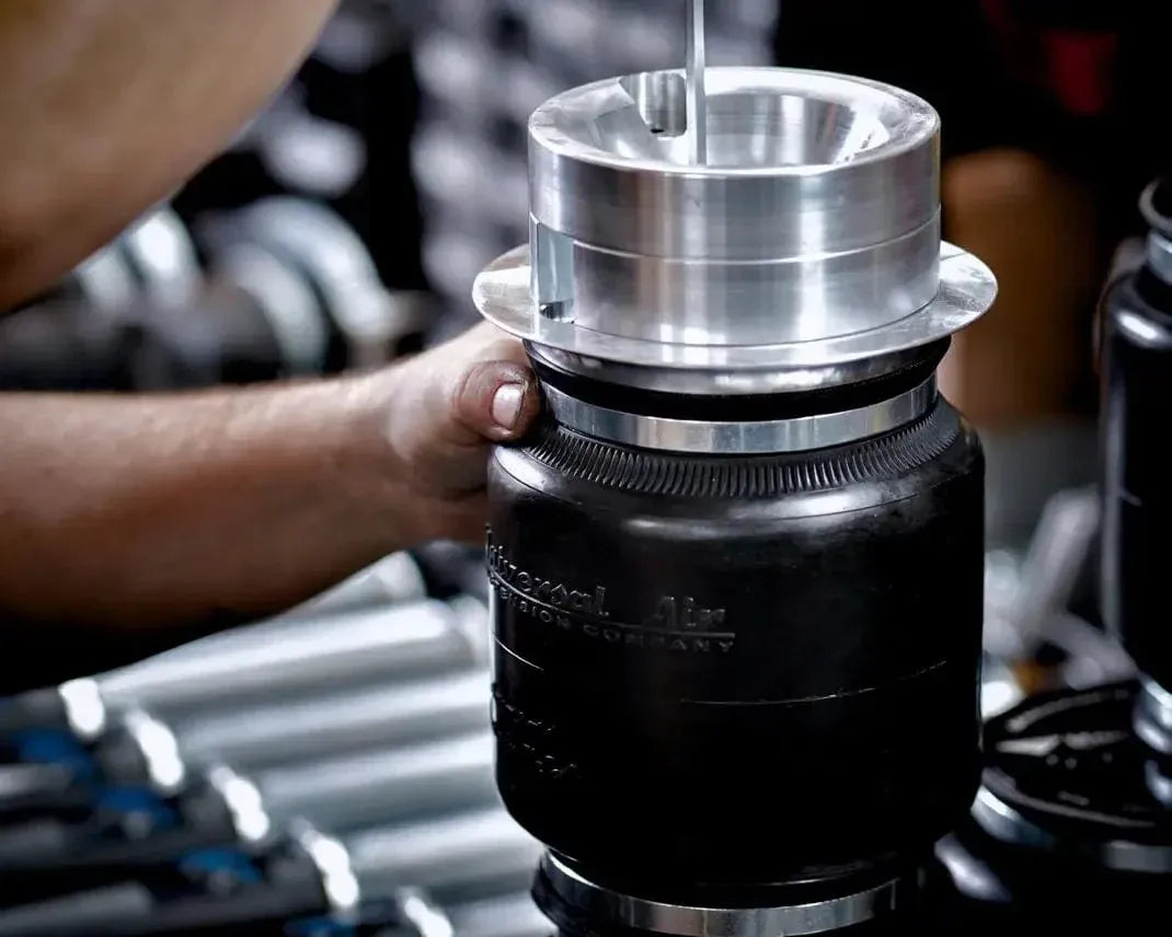 Universal Air Solution Series Air Struts for 2021-2024 BMW M4 (G82)